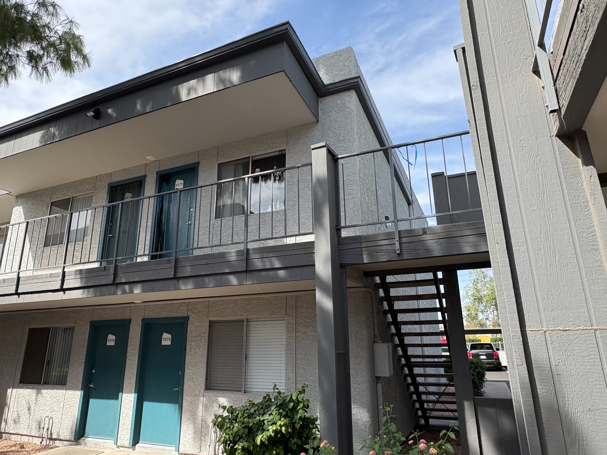 Phoenix Apartment Community Gutter Installation