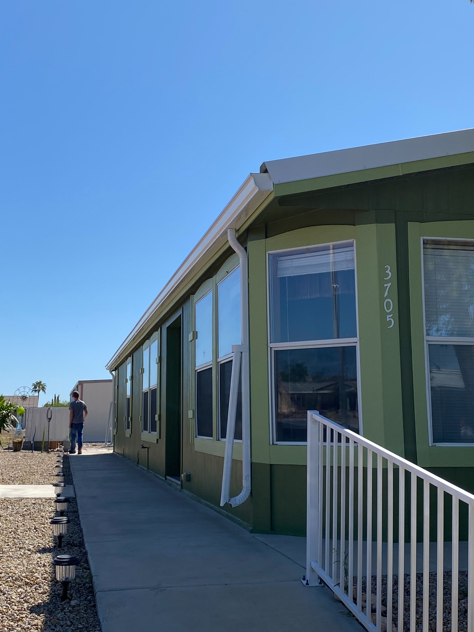 Manufactured Home Seamless Gutter Before & After